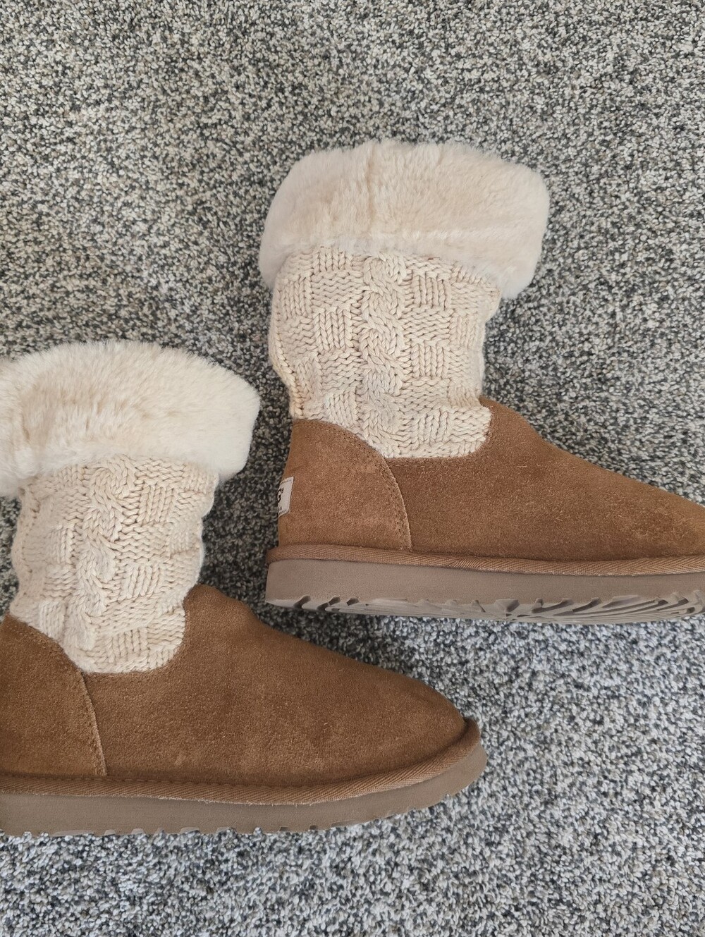 Ugg Little Girls Chestnut Brown Cable Knit Sweater  Winter Boots Size 2